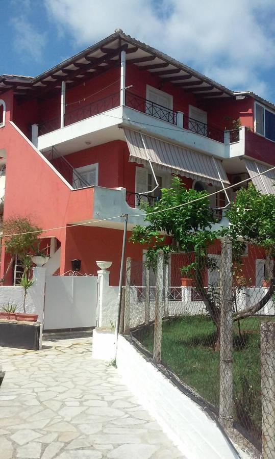 Loula'S Apartments Gouvia Bagian luar foto