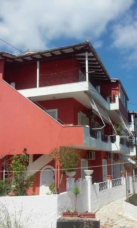 Loula'S Apartments Gouvia Bagian luar foto