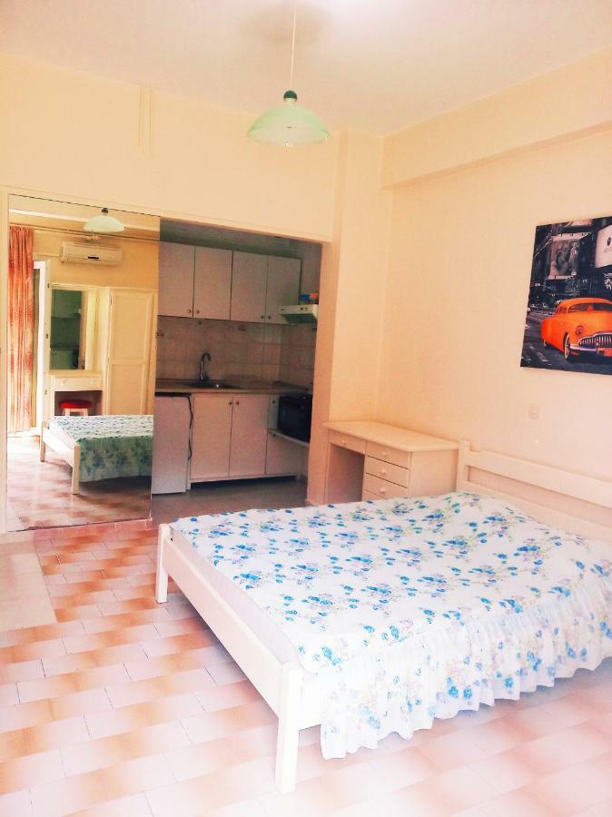 Loula'S Apartments Gouvia Bagian luar foto